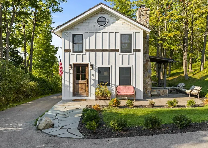 Cozy Two Bedroom Home On Canandaigua Lake