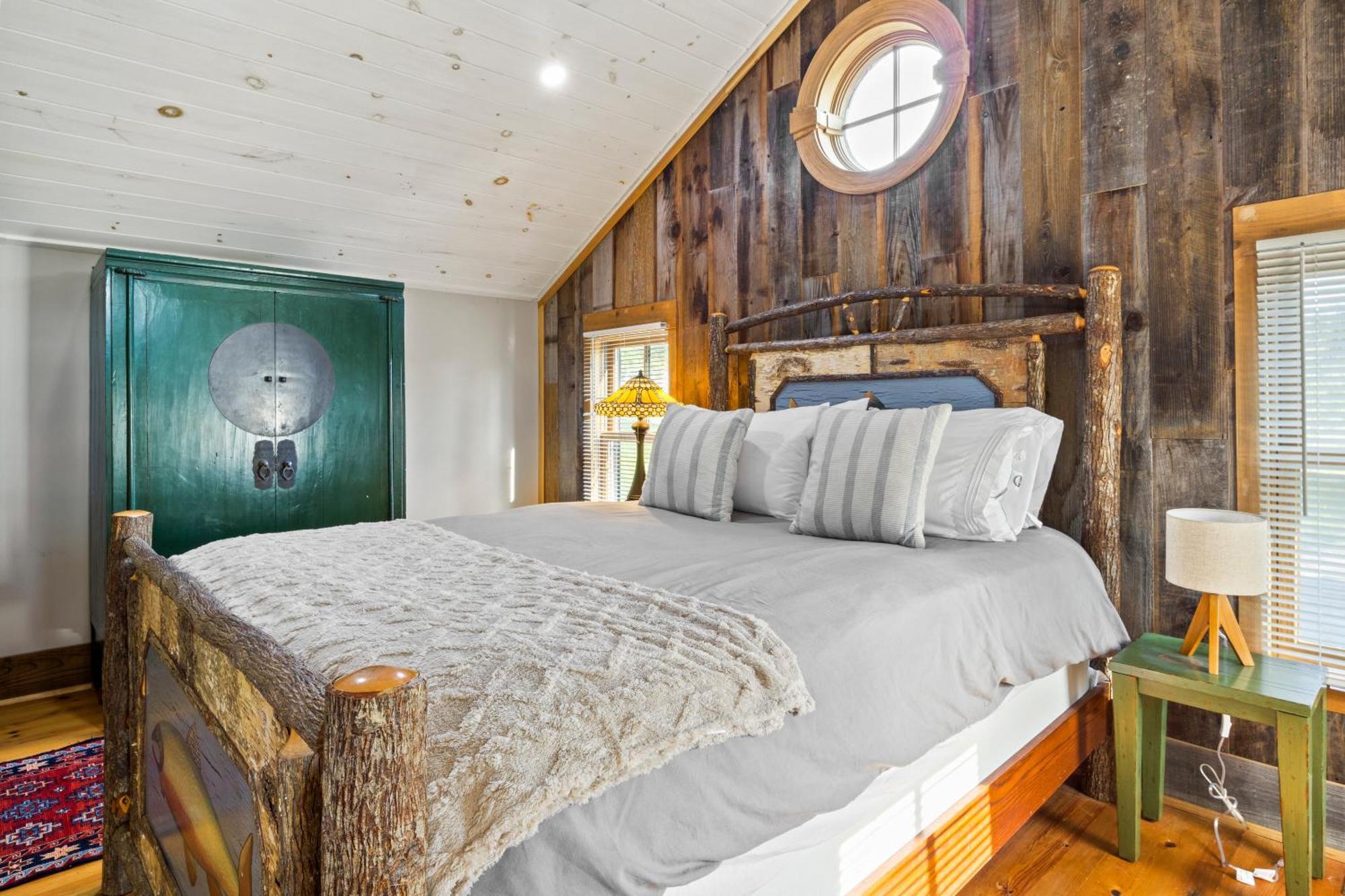 Cozy Two Bedroom On Canandaigua Hébergement de vacances *